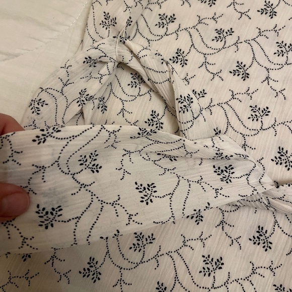 LOFT Floral Cap Sleeve Sash-Tie Waist Blouse Size XS - EUC! - Picture 4 of 4